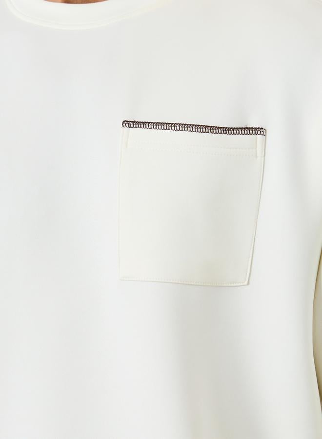 ستايلي تيشيرت بقصة مربعة وخياطة متباينة - Image 2